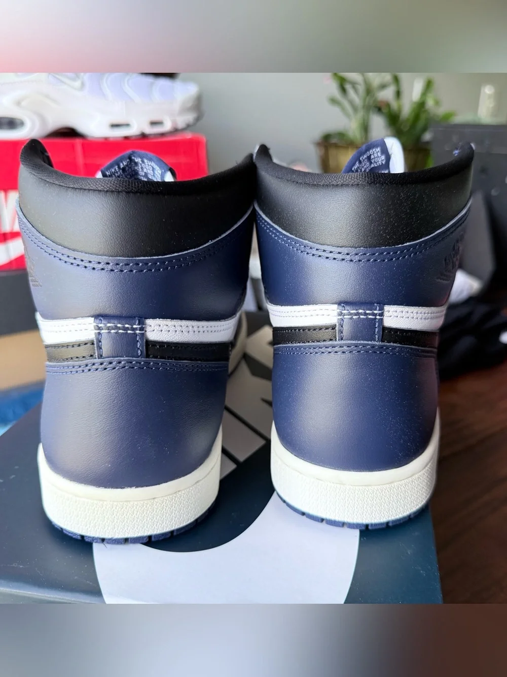 Air Jordan 1 Retro High OG - Picture 5 of 7